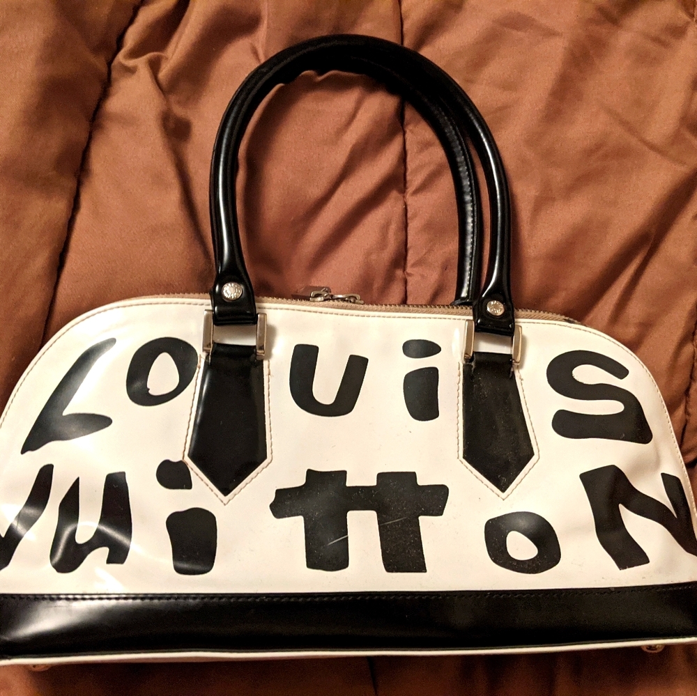 White and Black purse